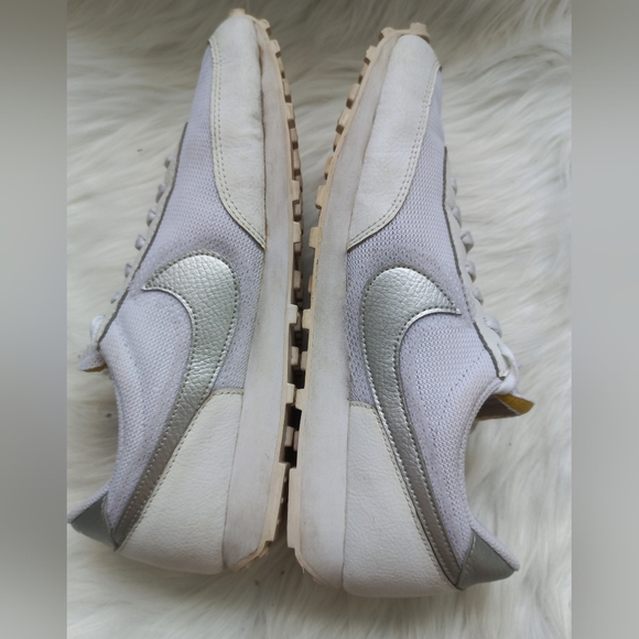 Nike Women's Daybreak 'White Metallic Silver Sneakers Size 9 US - Picture 5 of 17